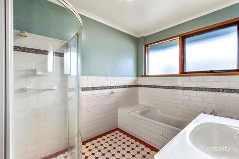 Property photo of 17 Brolga Street Mount Gambier SA 5290