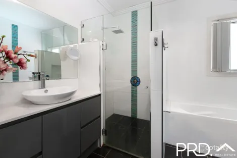 Property photo of 17A Edinburgh Drive Revesby Heights NSW 2212