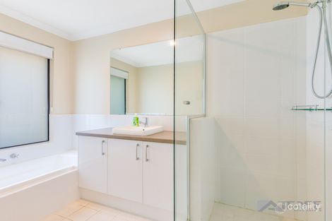 Property photo of 32 Medawar Loop Piara Waters WA 6112