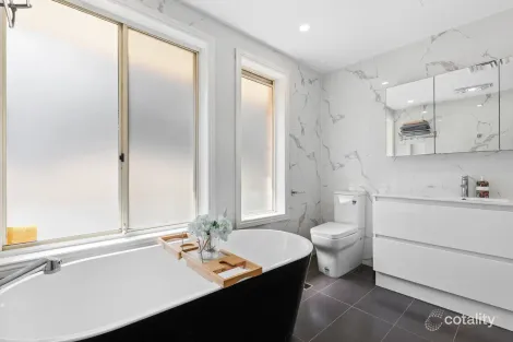 Property photo of 13 Adam Place Glenhaven NSW 2156