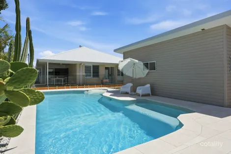 Property photo of 53 Kathleen White Crescent Killarney Vale NSW 2261