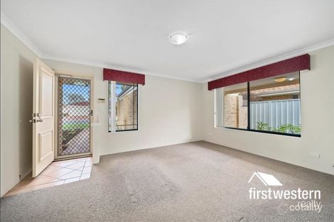 Property photo of 12 Mangrove Circuit Banksia Grove WA 6031