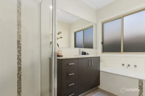 Property photo of 19 Blue Gum Drive Brookfield VIC 3338