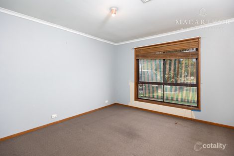 Property photo of 8 Finch Place Mount Austin NSW 2650