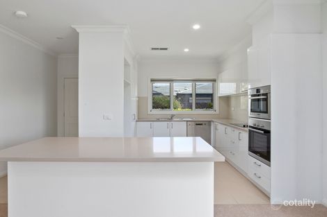 6 Parkland Rise, Avondale Heights, VIC 3034