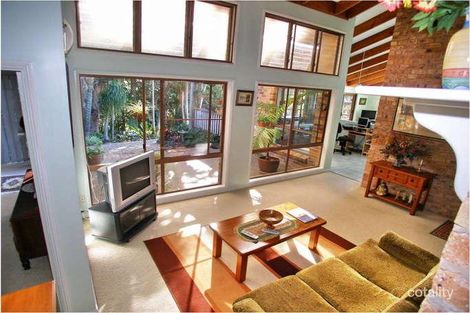 Property photo of 42 Amaroo Drive Banora Point NSW 2486