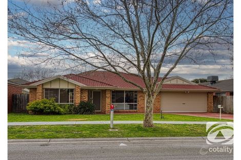 Property photo of 12 Cromford Crescent Narre Warren South VIC 3805