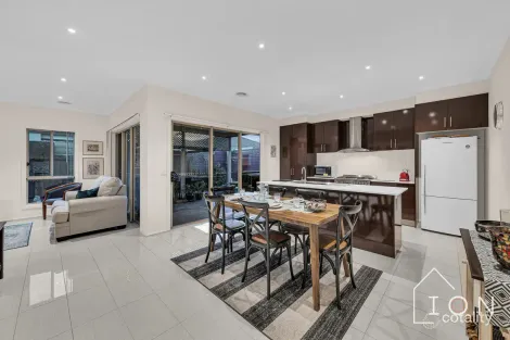 Property photo of 32 Tarcoola Way Sandhurst VIC 3977