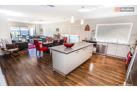 Property photo of 10 Moxie Road Craigieburn VIC 3064