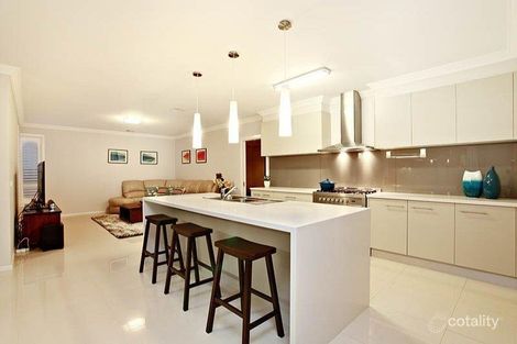 Property photo of 18 Bowmont Drive Derrimut VIC 3026