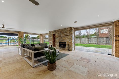 Property photo of 10 Roselea Place Narre Warren North VIC 3804