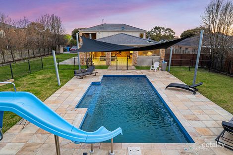 Property photo of 10 Roselea Place Narre Warren North VIC 3804