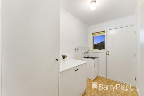 Property photo of 15 Newcombe Drive St Albans VIC 3021