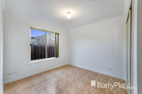 Property photo of 15 Newcombe Drive St Albans VIC 3021