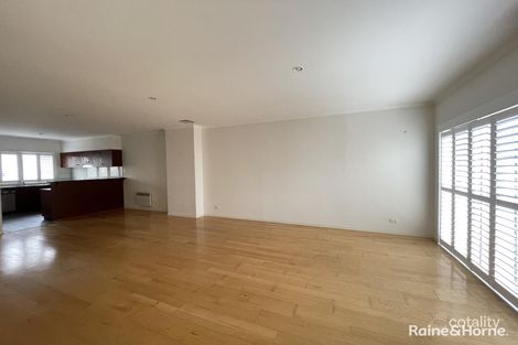 Property photo of 15 Cavalry Circuit Maribyrnong VIC 3032