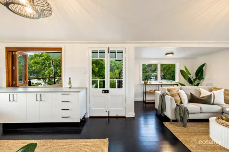 33 Saw St, Machans Beach, QLD 4878