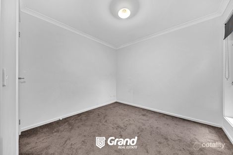 Property photo of 20 Ballymarang Chase Cranbourne West VIC 3977