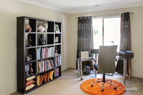 Property photo of 3 Bunyip Walk Caroline Springs VIC 3023