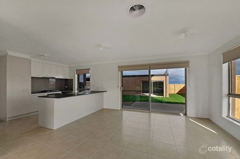 Property photo of 17 Dovetail Walk Tarneit VIC 3029
