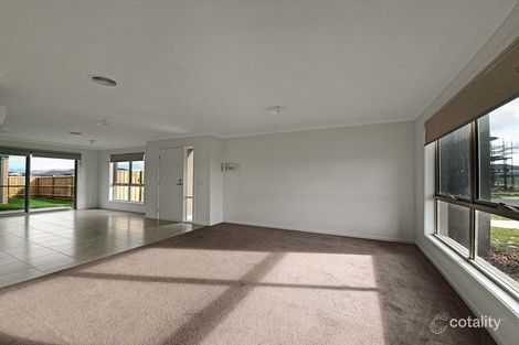 Property photo of 17 Dovetail Walk Tarneit VIC 3029