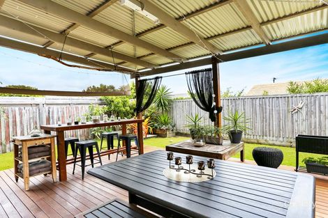 9 Minkara St, Warana, QLD 4575