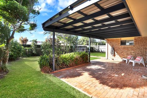 Property photo of 17 Curbarra Street Buddina QLD 4575
