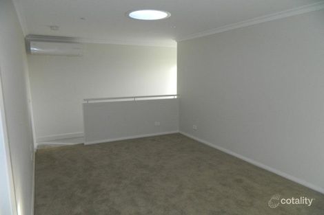 Property photo of 10 Old Trafford Way Officer VIC 3809