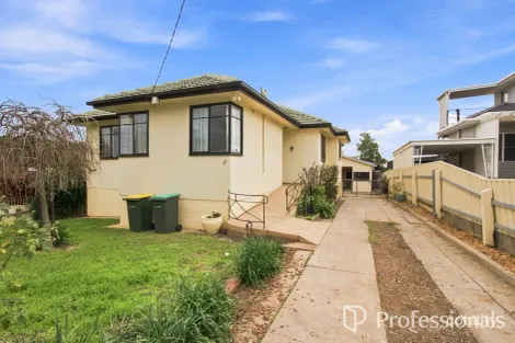 13 Fernleigh Rd, Turvey Park, NSW 2650