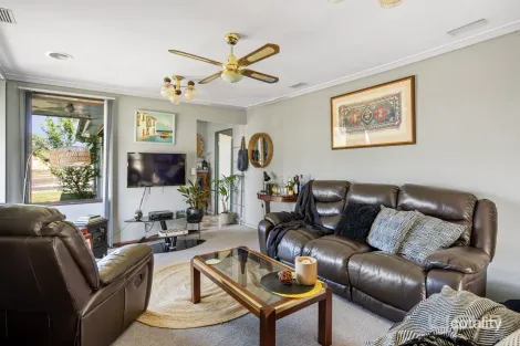 Property photo of 17 Cawood Drive Sunshine West VIC 3020