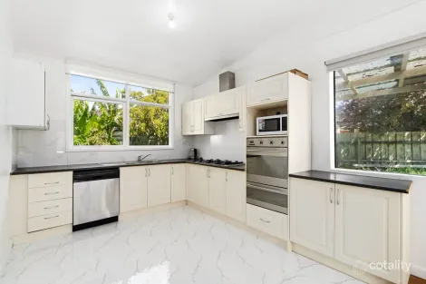 Property photo of 8 Bonham Crescent Oakleigh East VIC 3166