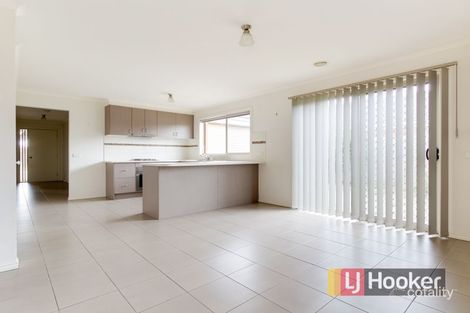 Property photo of 13 St Mellion Court Cranbourne VIC 3977