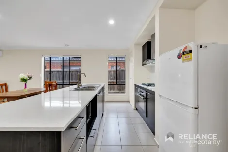 Property photo of 5 Pier Way Point Cook VIC 3030