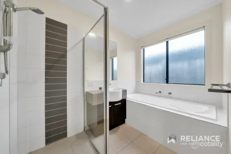 Property photo of 5 Pier Way Point Cook VIC 3030