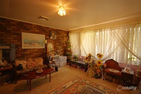 Property photo of 15 Kooloona Crescent Bradbury NSW 2560