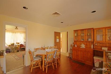 Property photo of 15 Kooloona Crescent Bradbury NSW 2560