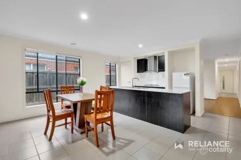 Property photo of 5 Pier Way Point Cook VIC 3030
