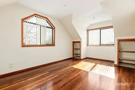 Property photo of 1/2 Dart Court Mount Waverley VIC 3149