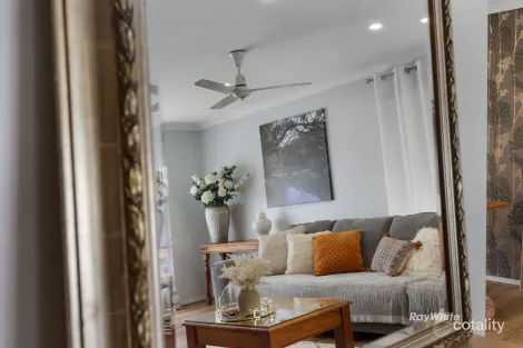 Property photo of 42 Jonquil Circuit Flinders View QLD 4305