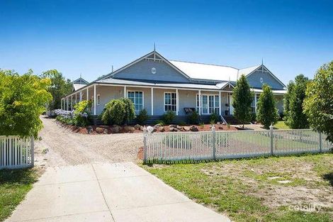 Property photo of 14 Zannon Crescent Doreen VIC 3754