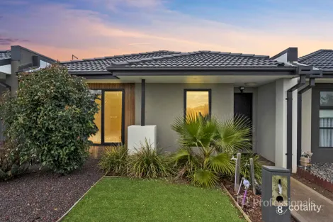 8 SPECTOR WALK, WERRIBEE, VIC 3030