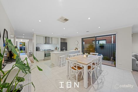 Property photo of 10 Stark Circuit Cranbourne East VIC 3977