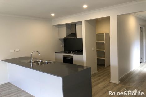 Property photo of 10 Trove Way Tarneit VIC 3029