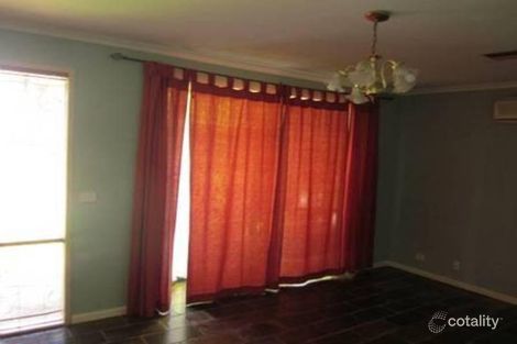 Property photo of 16 Parkinson Way Roxburgh Park VIC 3064