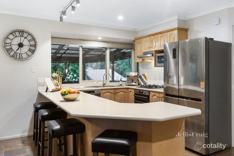 Property photo of 25 Dandallo Drive Eltham VIC 3095