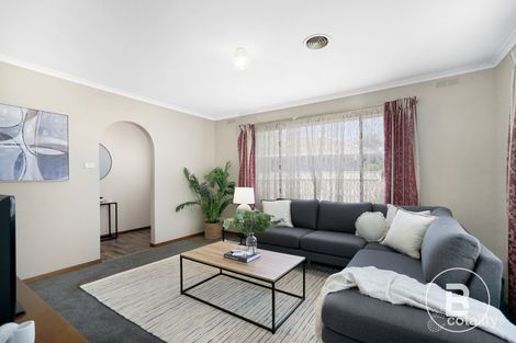 Property photo of 22 Elinand Street Wendouree VIC 3355