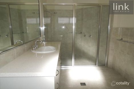 Property photo of 2 Marimba Circuit Glenroy NSW 2640