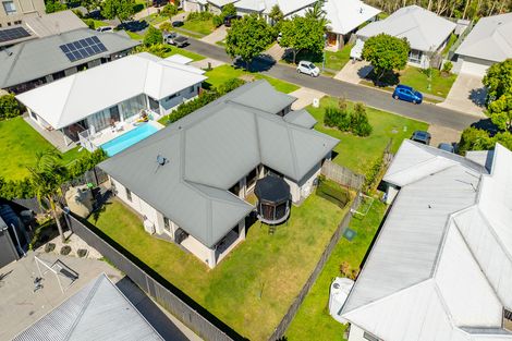 Property photo of 18 Gainsborough Crescent Peregian Springs QLD 4573