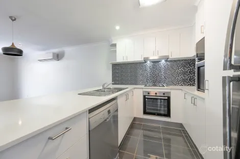 Property photo of 10 Sea Prince Circuit Clinton QLD 4680