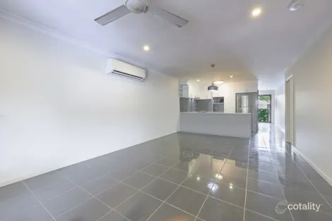 Property photo of 10 Sea Prince Circuit Clinton QLD 4680