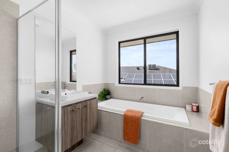 106 Gallery Way, Pakenham, VIC 3810